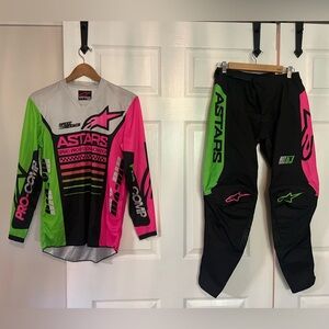 Women’s Alpinestars Motocross Gear Set